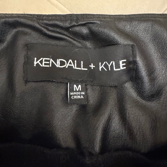 Kendall & Kylie Black Faux Leather Pants - Picture 3 of 3
